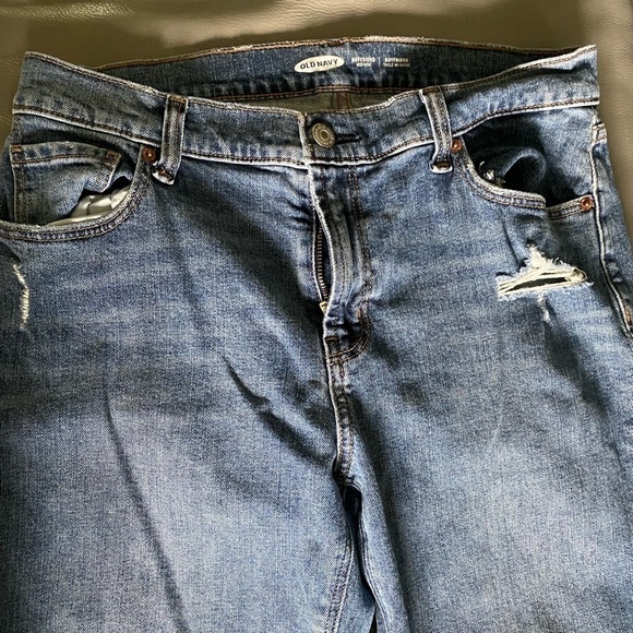 Old  Navy mid rise boyfriend jeans. Size 6 - Picture 4 of 8